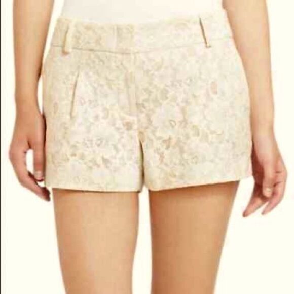 Beautiful bcbgmaxazria Pia Shorts Lace Off-White/Cream EUC size small - Picture 1 of 7